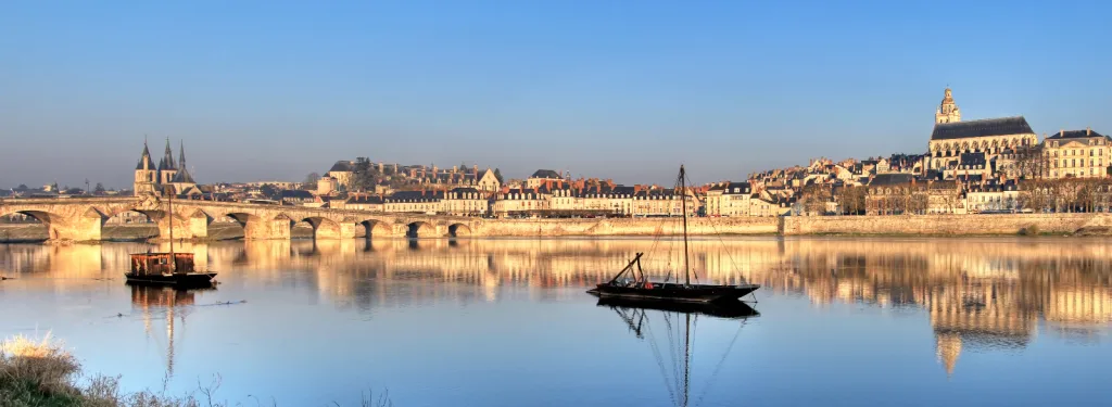 Blois, la destination des bords de Loire qui coule d'heureux jours touristiques