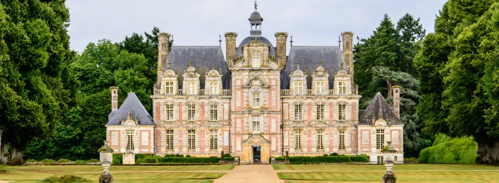 La Demeure Historique se réveille enfin avec « Châteaux près d’ici »