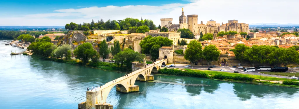 Avignon tourisme : vingt-trois millions d'euros de charges et trois délégations sous la loupe en 2024